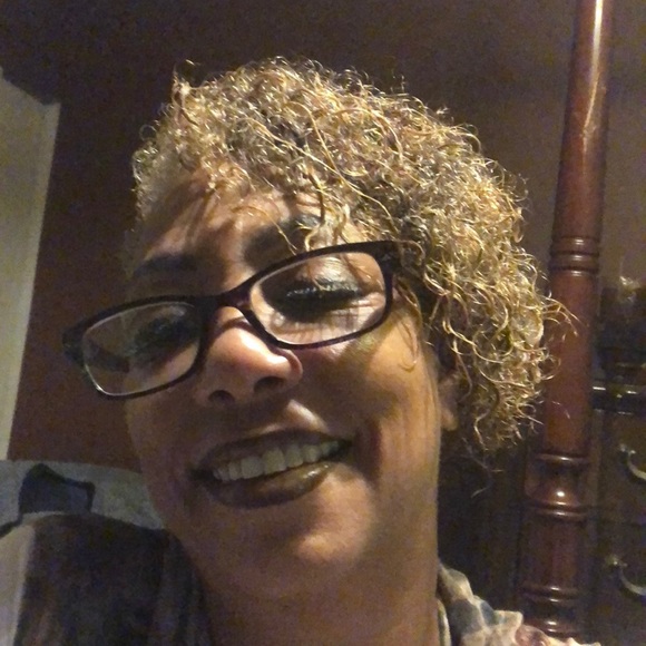 Meet your Posher, Cheryl - Picture 1 of 1